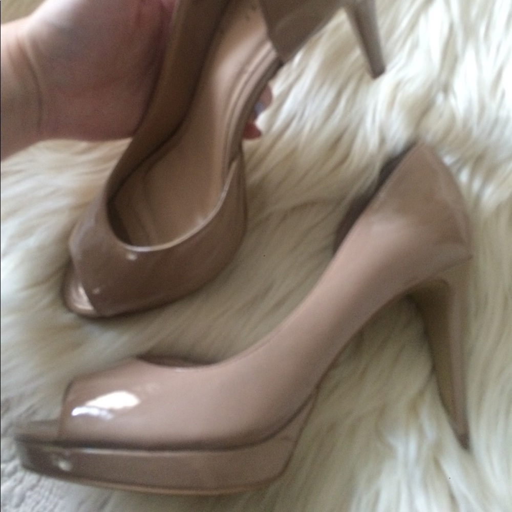 SALE✨{TAHARI}•Nude •Patent •Heels